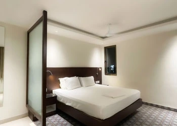 SUITE ROOM